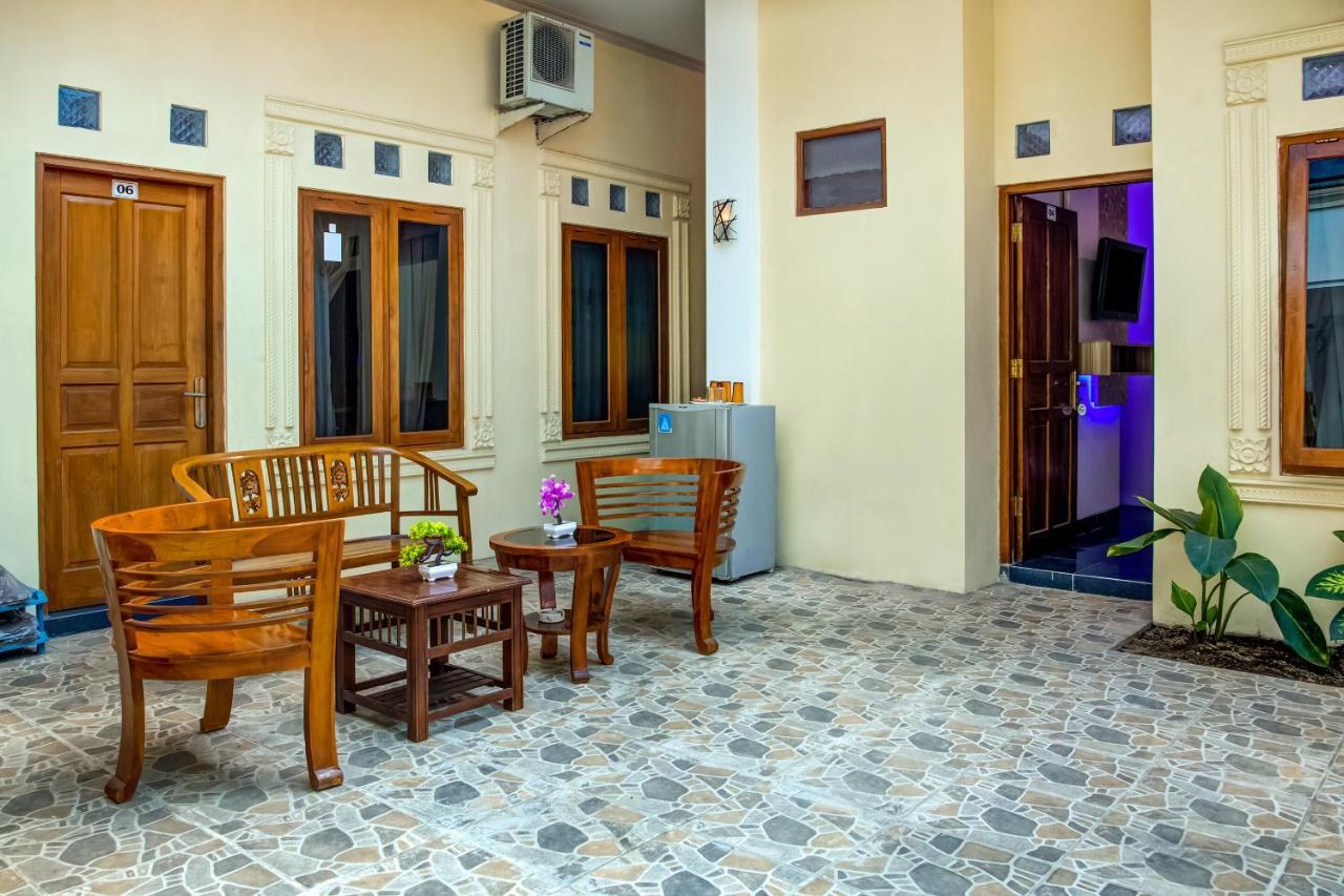 Oyo 3831 Pelangi Residence Syariah Solo Eksteriør bilde