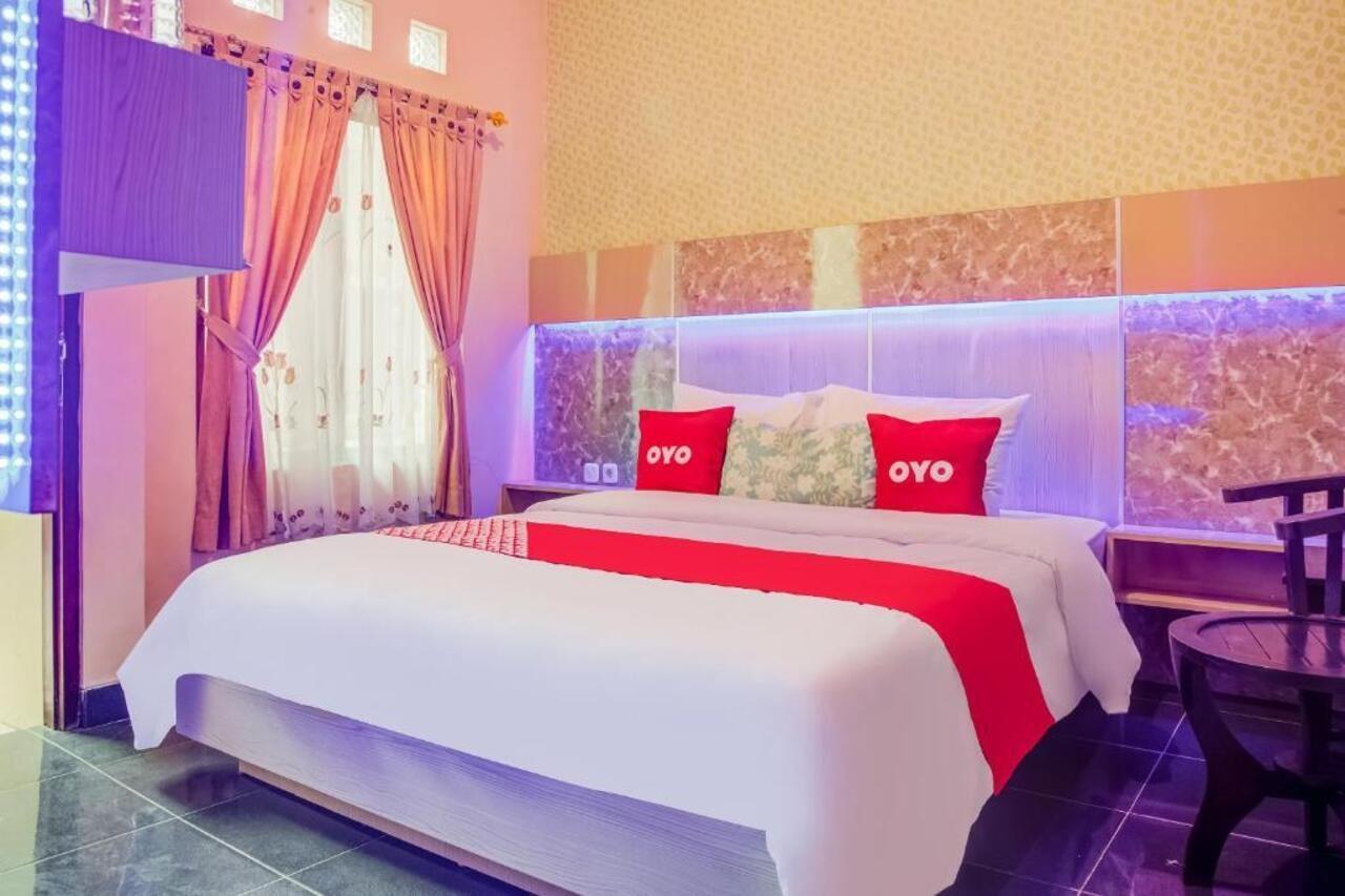 Oyo 3831 Pelangi Residence Syariah Solo Eksteriør bilde